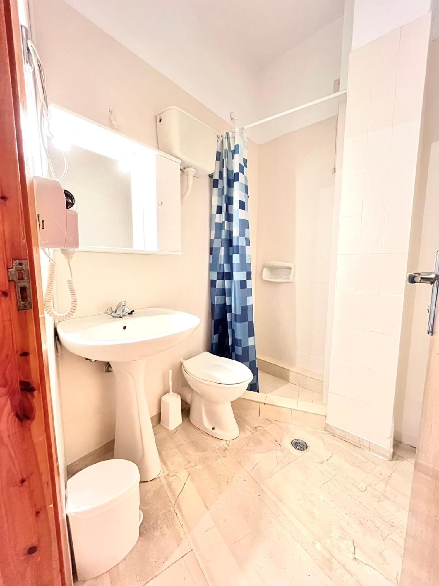 Oelia Rooms & Apartments Agia Marina  Buitenkant foto