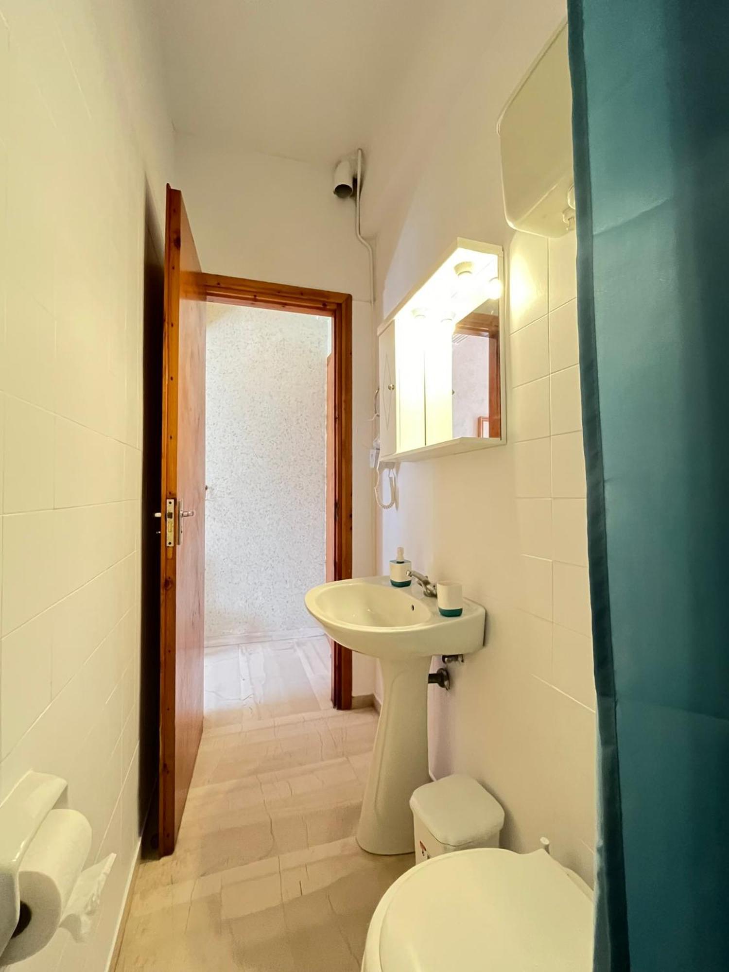 Oelia Rooms & Apartments Agia Marina  Buitenkant foto