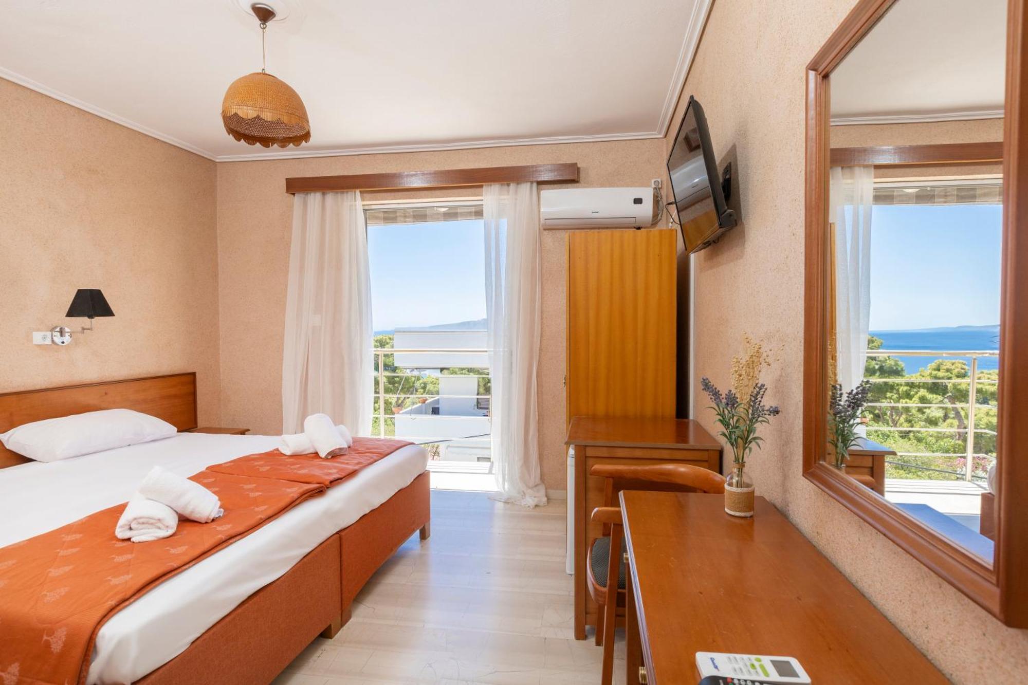 Oelia Rooms & Apartments Agia Marina  Buitenkant foto