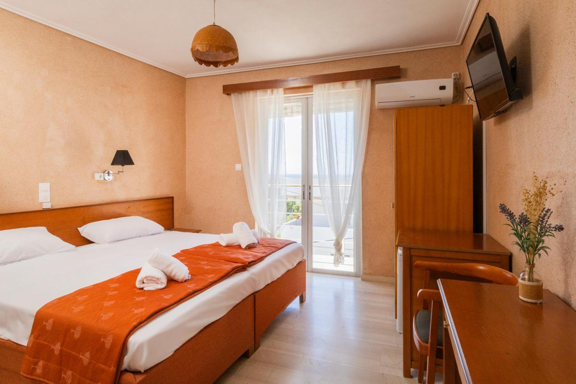 Oelia Rooms & Apartments Agia Marina  Buitenkant foto